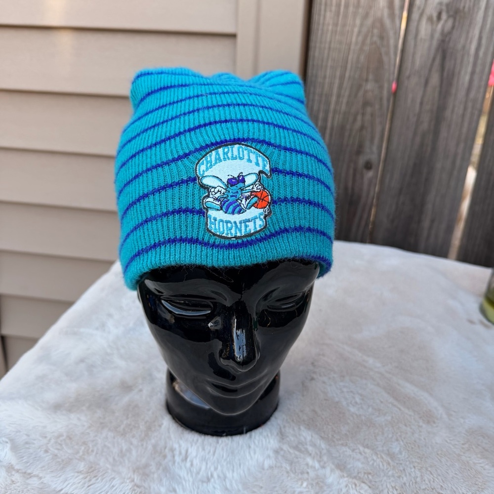 Vintage Charlotte Hornets NBA beanie hat Stripes